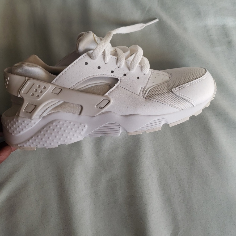 Nike sneakers for women